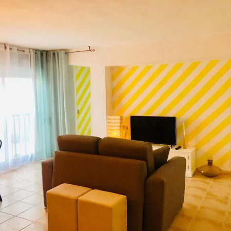 Doyes 1ª Linea Frontal Apartman *